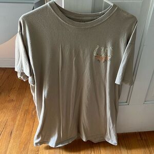 Men’s graphic T-shirt size large